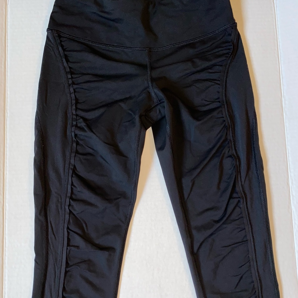 Lululemon Black, cropped leggings
